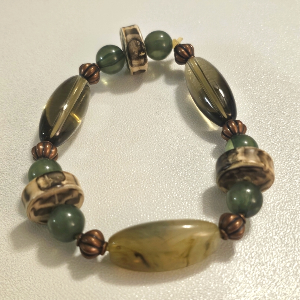 Vintage Warm And Elegant Design Of Genuine Multigem Bracelet.
